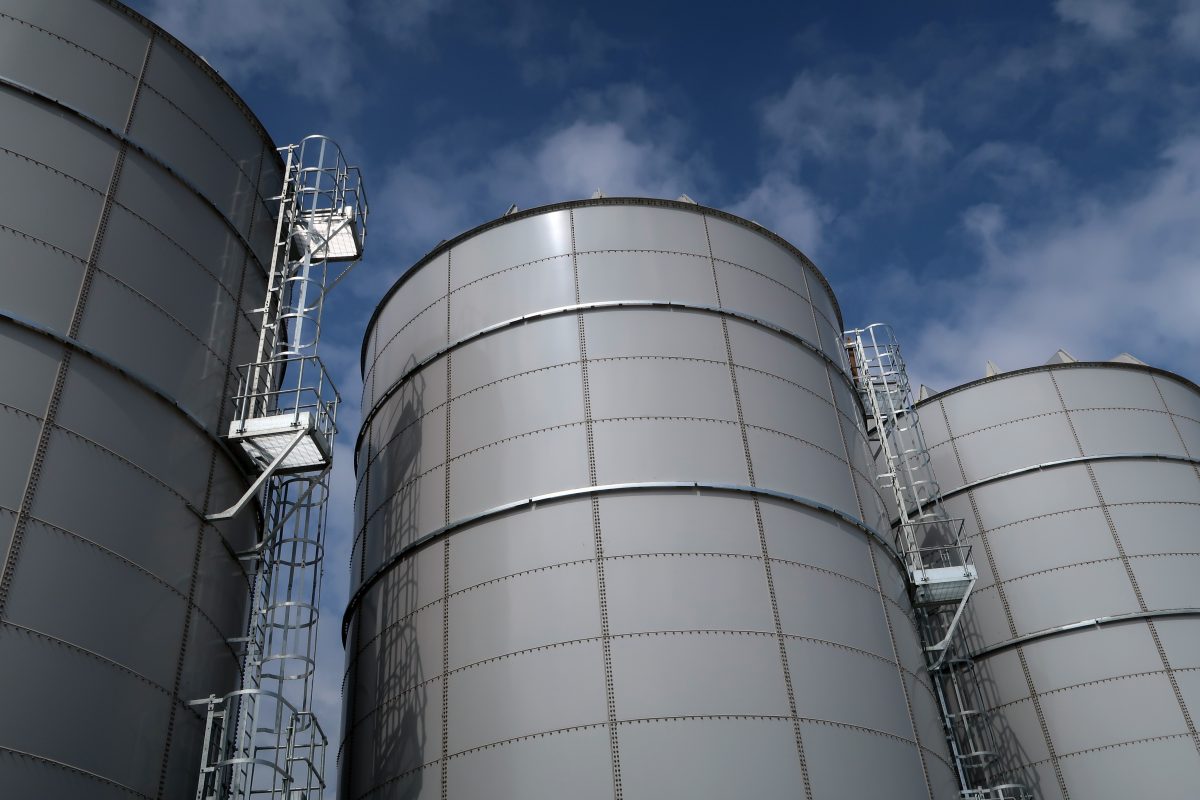 Nitrasol nitrogen fertiliser storage tanks